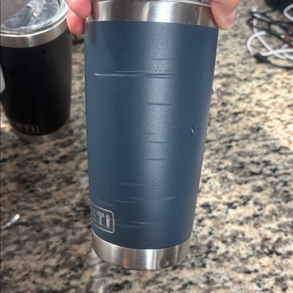 Used yeti collection - Picture 3 of 8